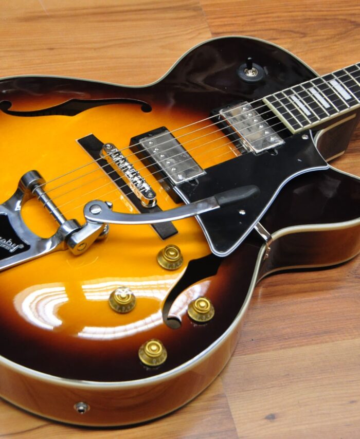 Cort Yorktown Bigsby BV