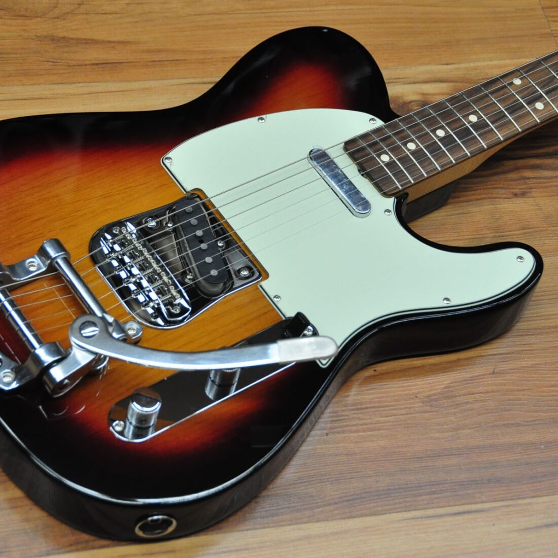Fender Vintera 60 Telecaster Bigsby 3 Color Sunburst