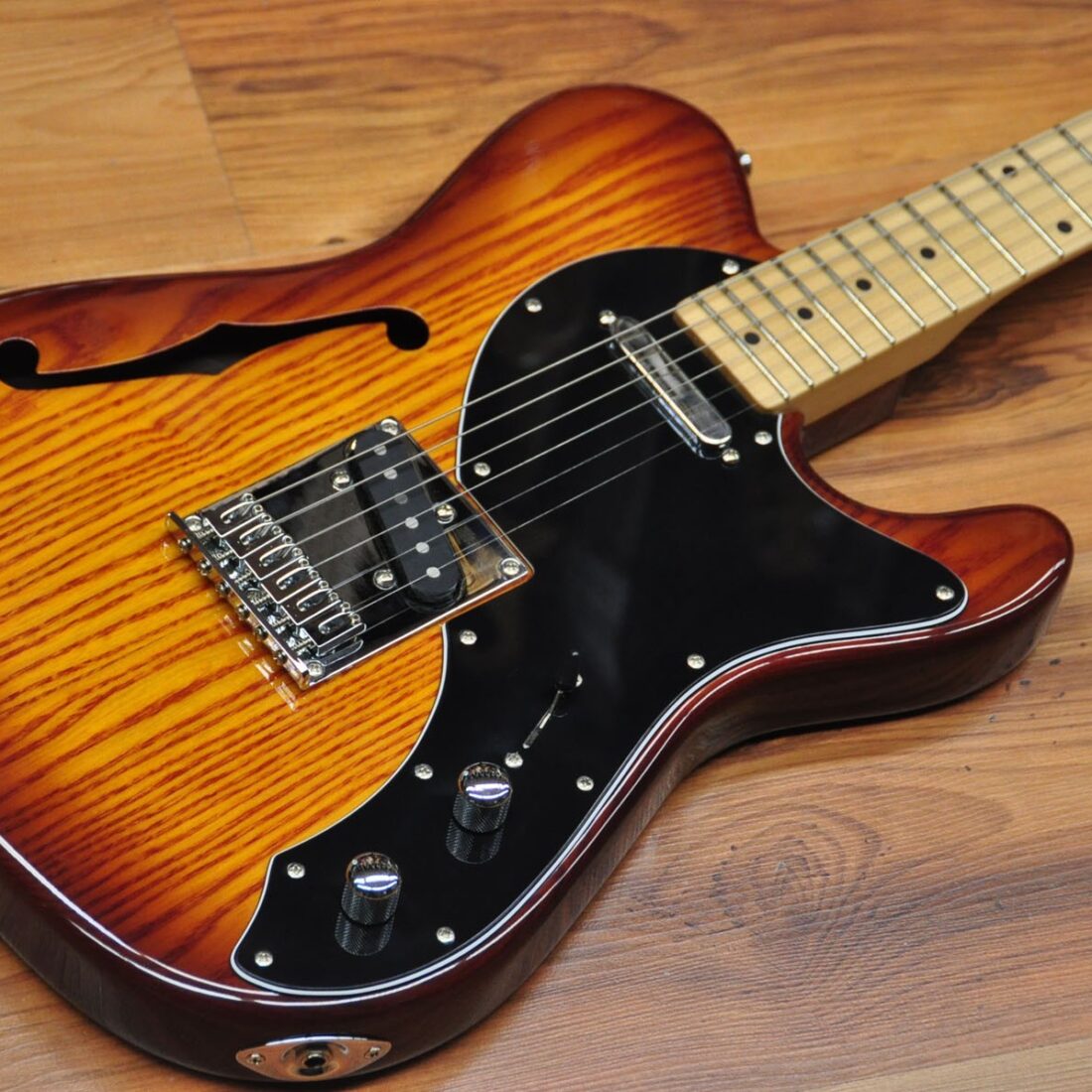 Mensinger Maverick Hollowbody 2 Tone sunburst