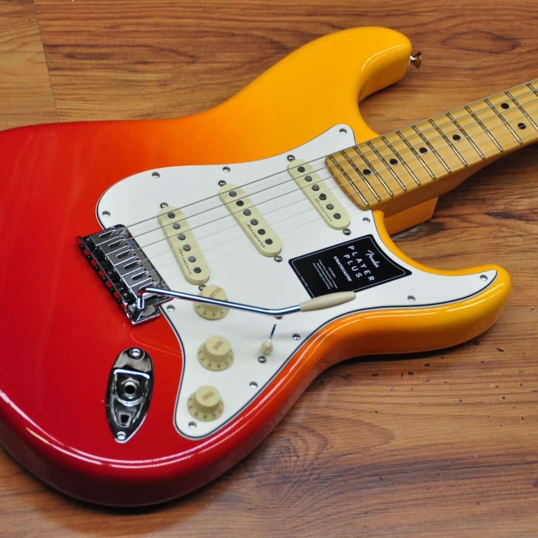 Fender Player Plus Stratocaster Tequila Sunrise
