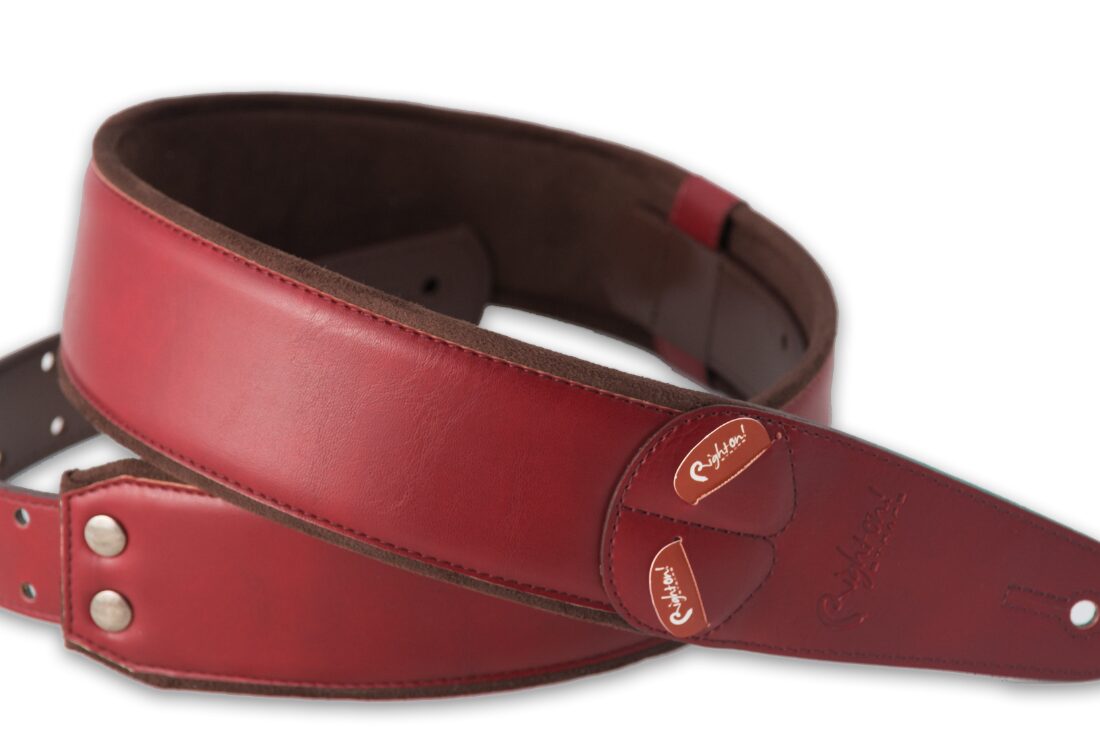 RIGHT ON Mojo Charm Red