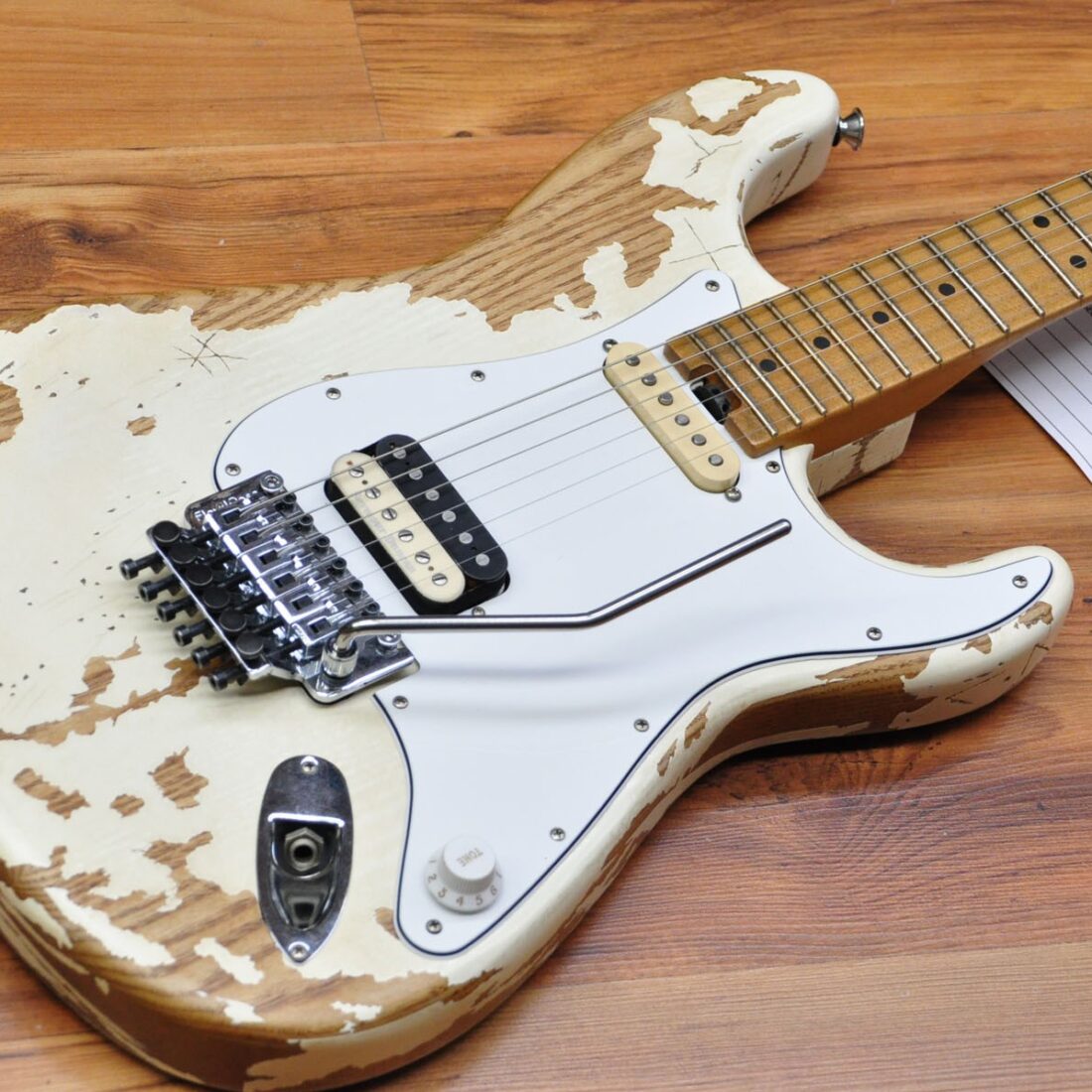 Charvel Henrik Danhage Limited Edition Signature PRO-MOD SO-CAL STYLE 1 HS FR M - White Relic